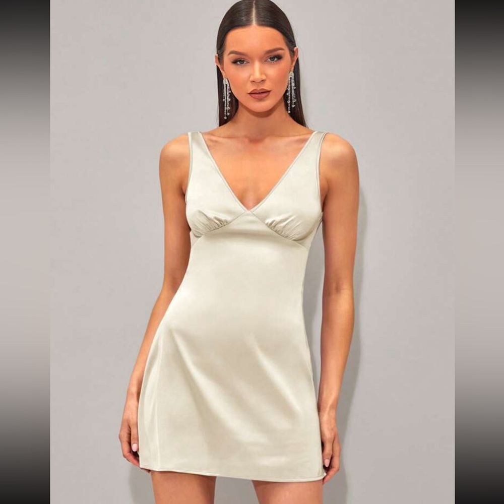 NWOT Apricot V Neck Satin Dress with waist tie. Size 4